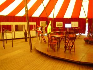 Markies met rond podium